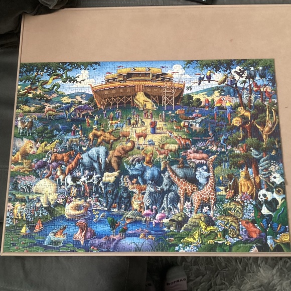 1000pc Puzzle -one piece missing - Picture 2 of 3